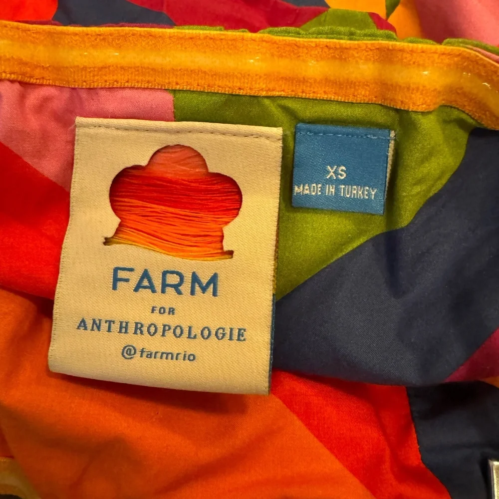 FARM Rio Multicolor Geometric Crop Top - Picture 7 of 8